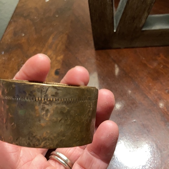 Hand crafted copper hammered cuff bracelet - Picture 7 of 7